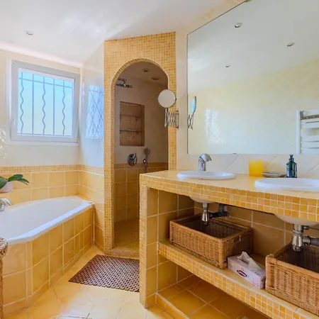 Bellet - De Charme, 4 Chambres, Plancha & Piscine Διαμέρισμα *